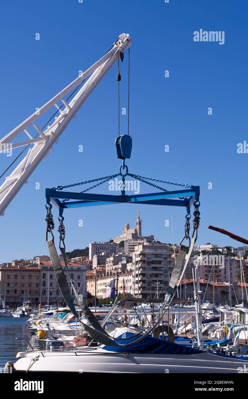 Vieux Port de Marseille : ascenseur pour bateaux Banque D'Images