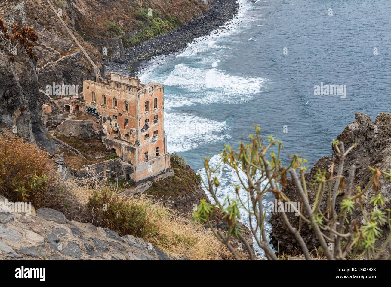 Ruines du moulin à eau Juan de Gordejuela sur la côte près de Puerto de la Cruz sur la côte Rambla de Castro, Tenerife, îles Canaries, Espagne Banque D'Images