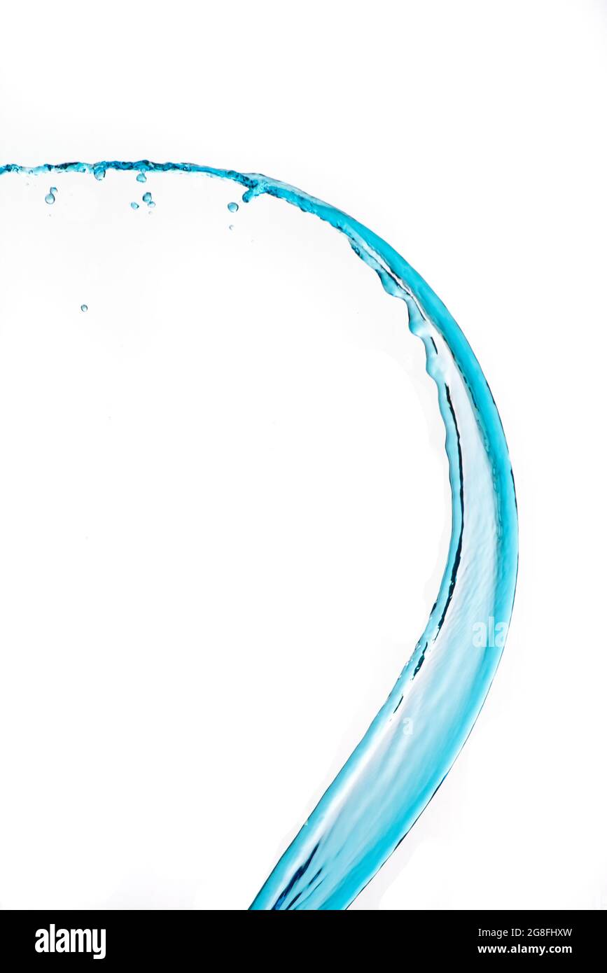 Blue Water Splash isolé sur fond blanc. Banque D'Images