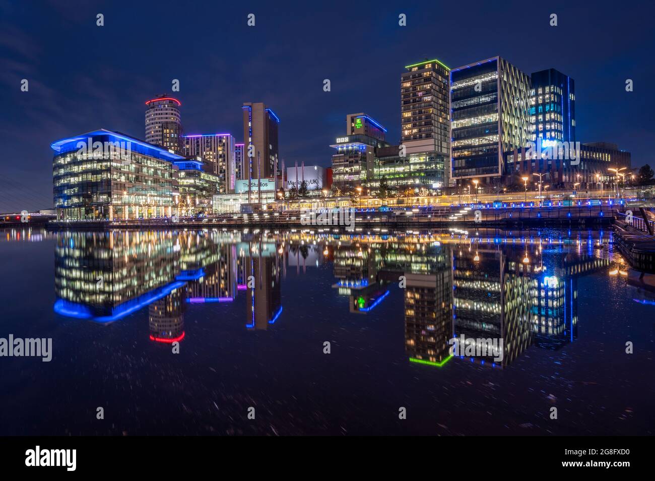 MediaCity UK at Night, Salford Quays, Manchester, Angleterre, Royaume-Uni, Europe Banque D'Images