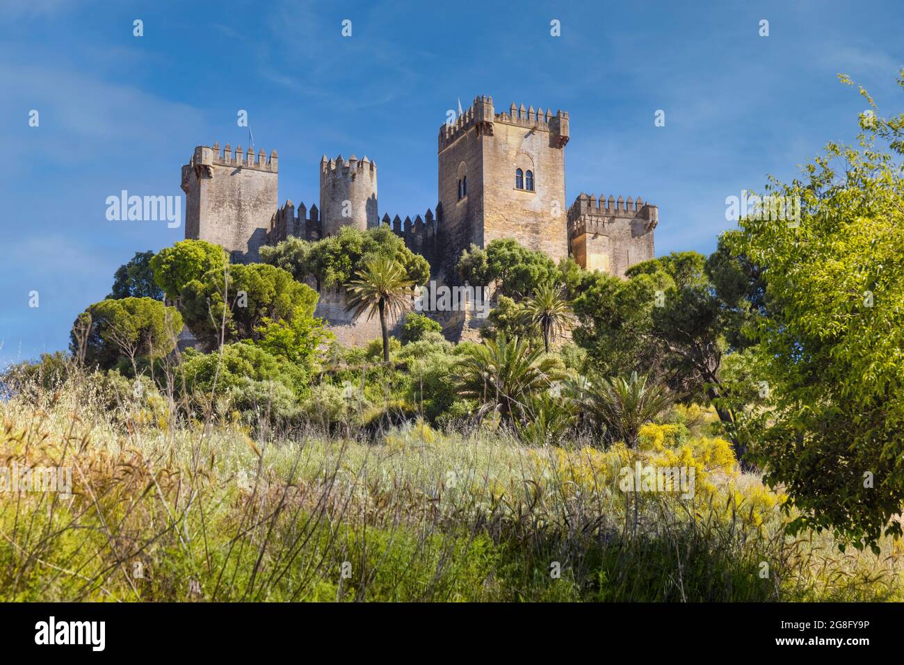 Château d'Almodovar. Almodovar del Rio, province de Cordoue, Andalousie, Espagne. Fondé comme un fort romain, il s'est développé dans sa forme actuelle pendant le Moori Banque D'Images