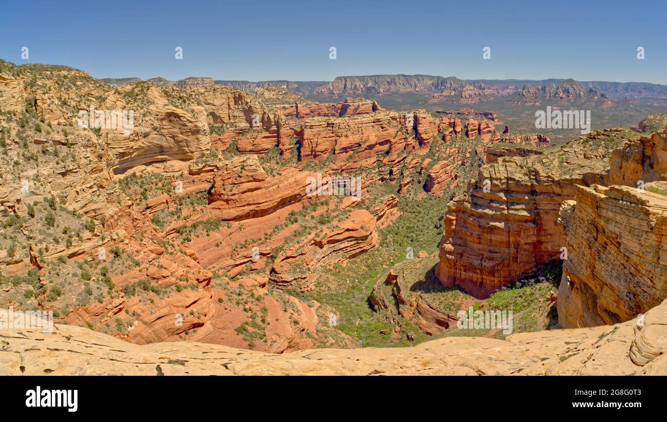 Fay Canyon vue depuis le 1er pic de Bear Mountain à Sedona, Arizona, États-Unis, Amérique du Nord Banque D'Images