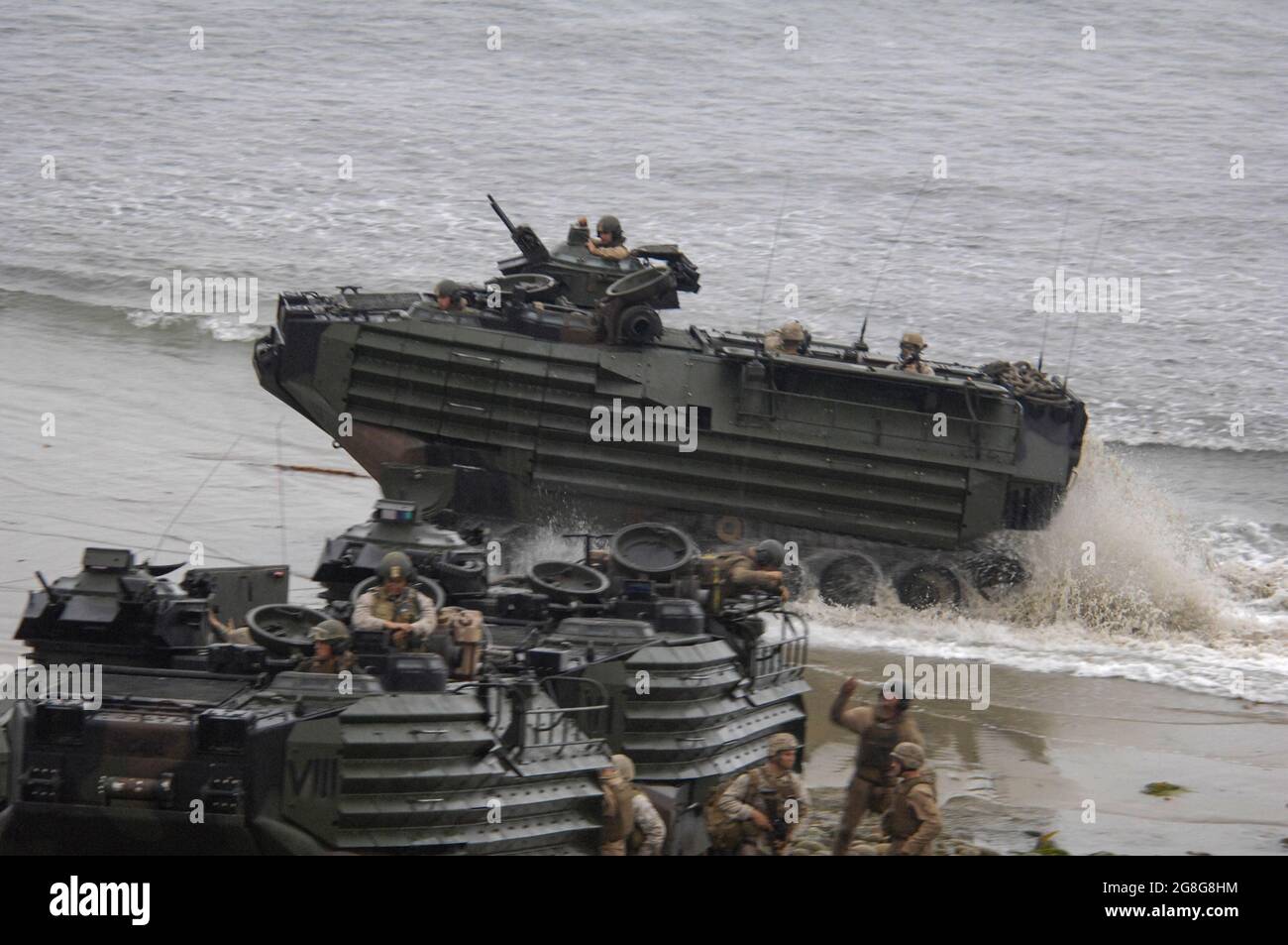 Le véhicule amphibie d'assaut de l'USMC se met en place à bord du camp de la MCB Pendleton pendant l'exercice d'assaut amphibie Banque D'Images