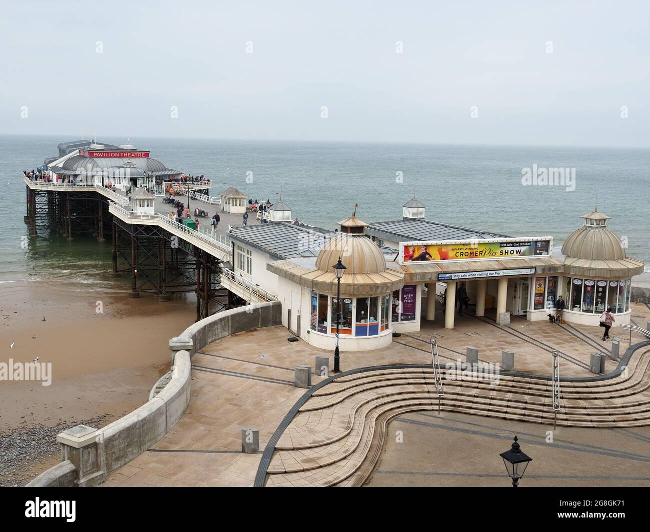 Vue sur Cromer Pier sur la côte nord de Norfolk au Royaume-Uni Banque D'Images