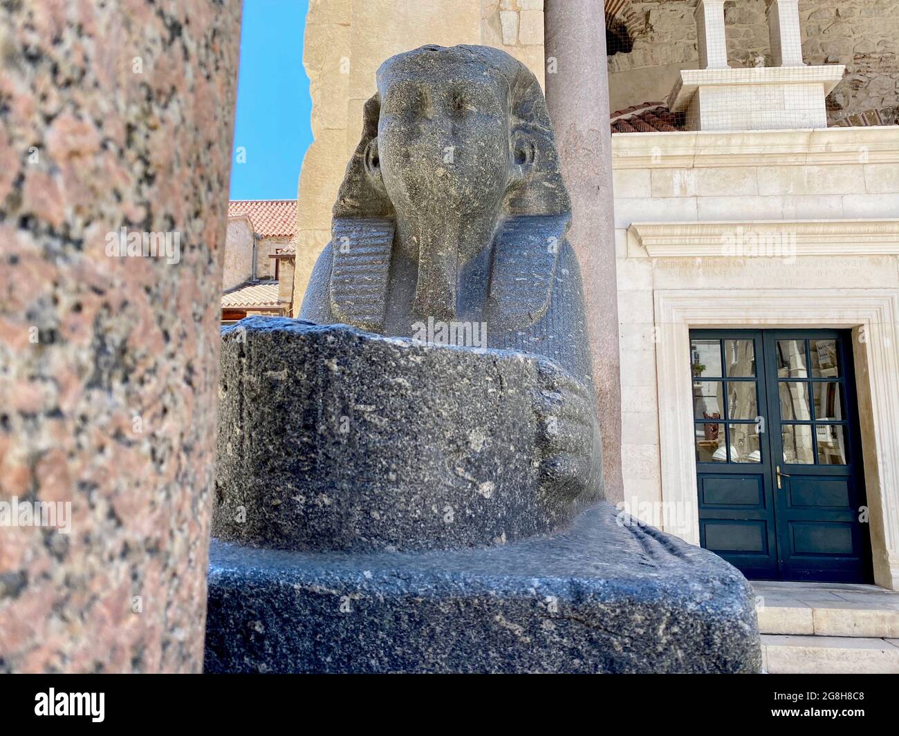 Sphynx égyptien de 3700 ans dans le palais de Dioclétien à Split Croatie Banque D'Images