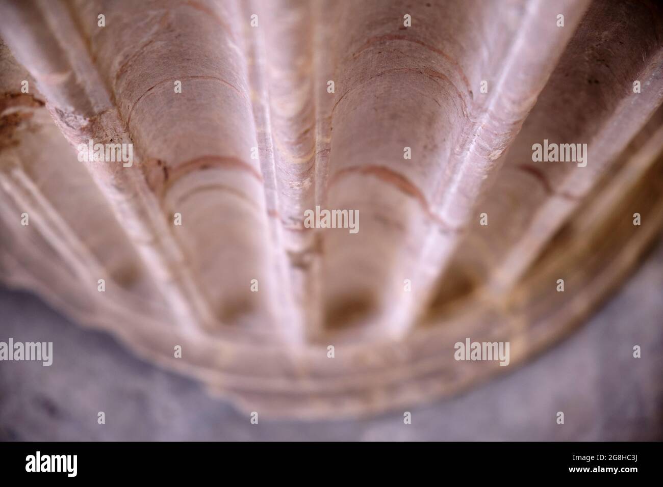 Vue rapprochée d'une ancienne colonne de marbre à Rome, en Italie Banque D'Images