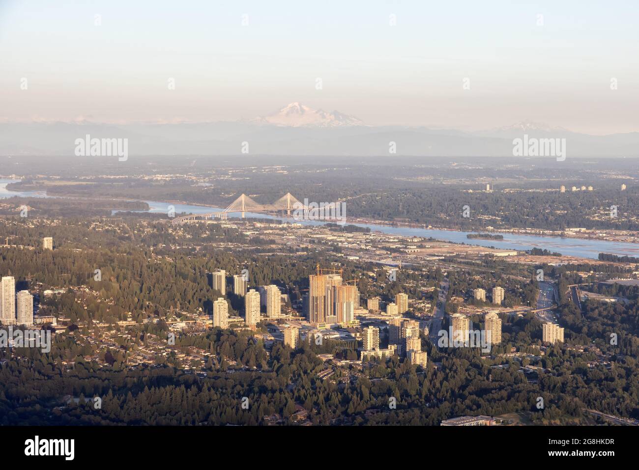 Vue aérienne depuis l'avion des maisons et bâtiments résidentiels Banque D'Images