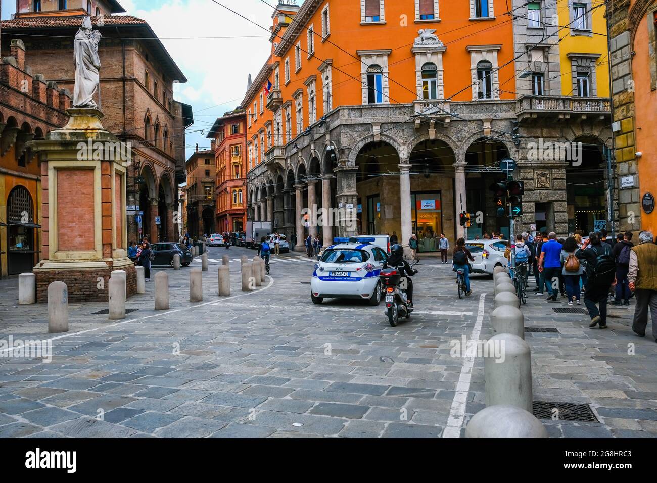 Scène de rue à Bologne Italie Banque D'Images