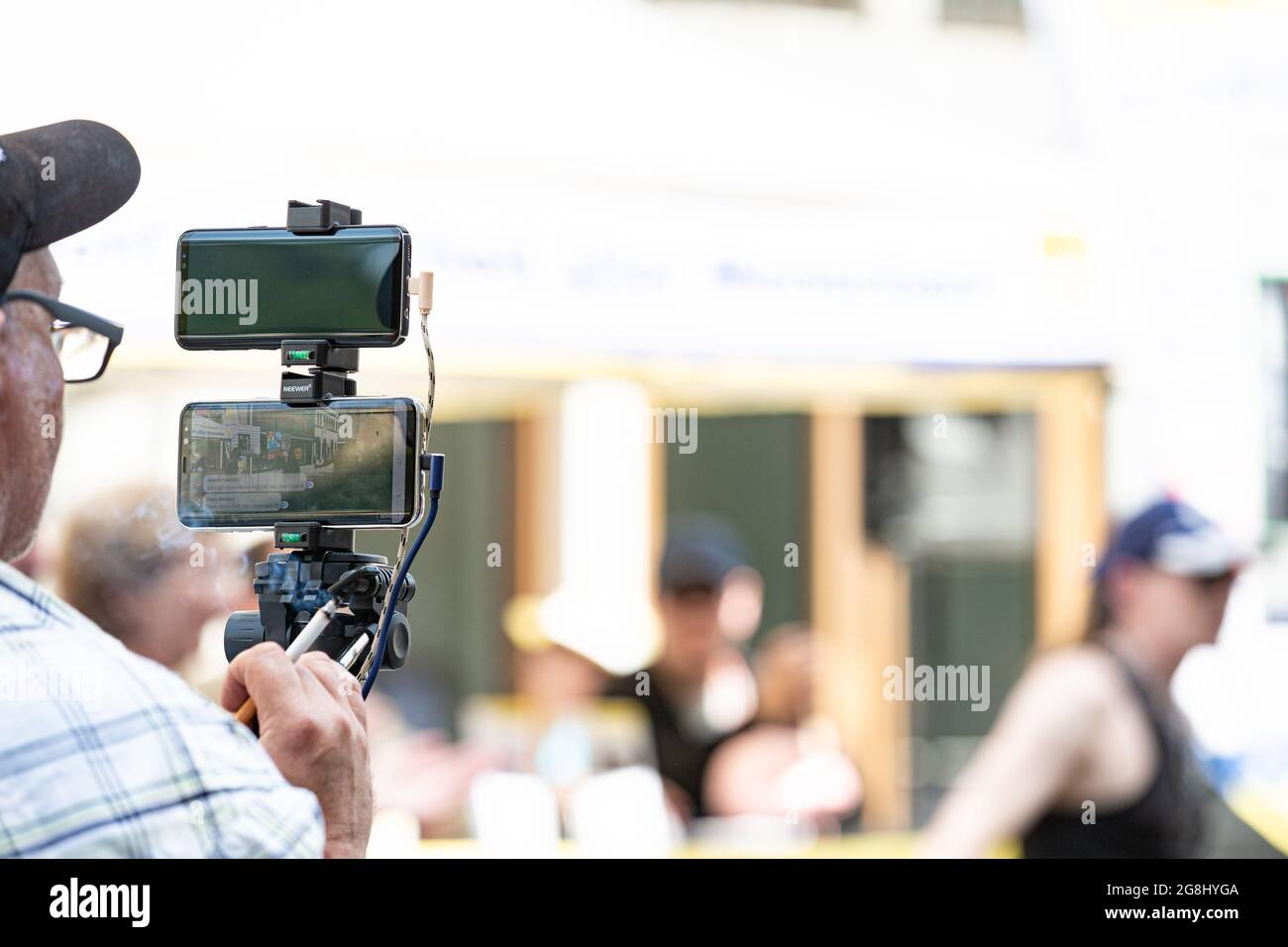 Life Stream der Veranstaltung. Der vom Verfassungschutz beobachtete Michael Stürzenberger chapeau am 20. Juli 2019 nur zwei Tage nach seiner Verurteilung zu 8 Monaten Haft auf Bewährung in der Münchner Innenstadt abgehalten. (Photo par Alexander Pohl/Sipa USA) crédit: SIPA USA/Alay Live News Banque D'Images