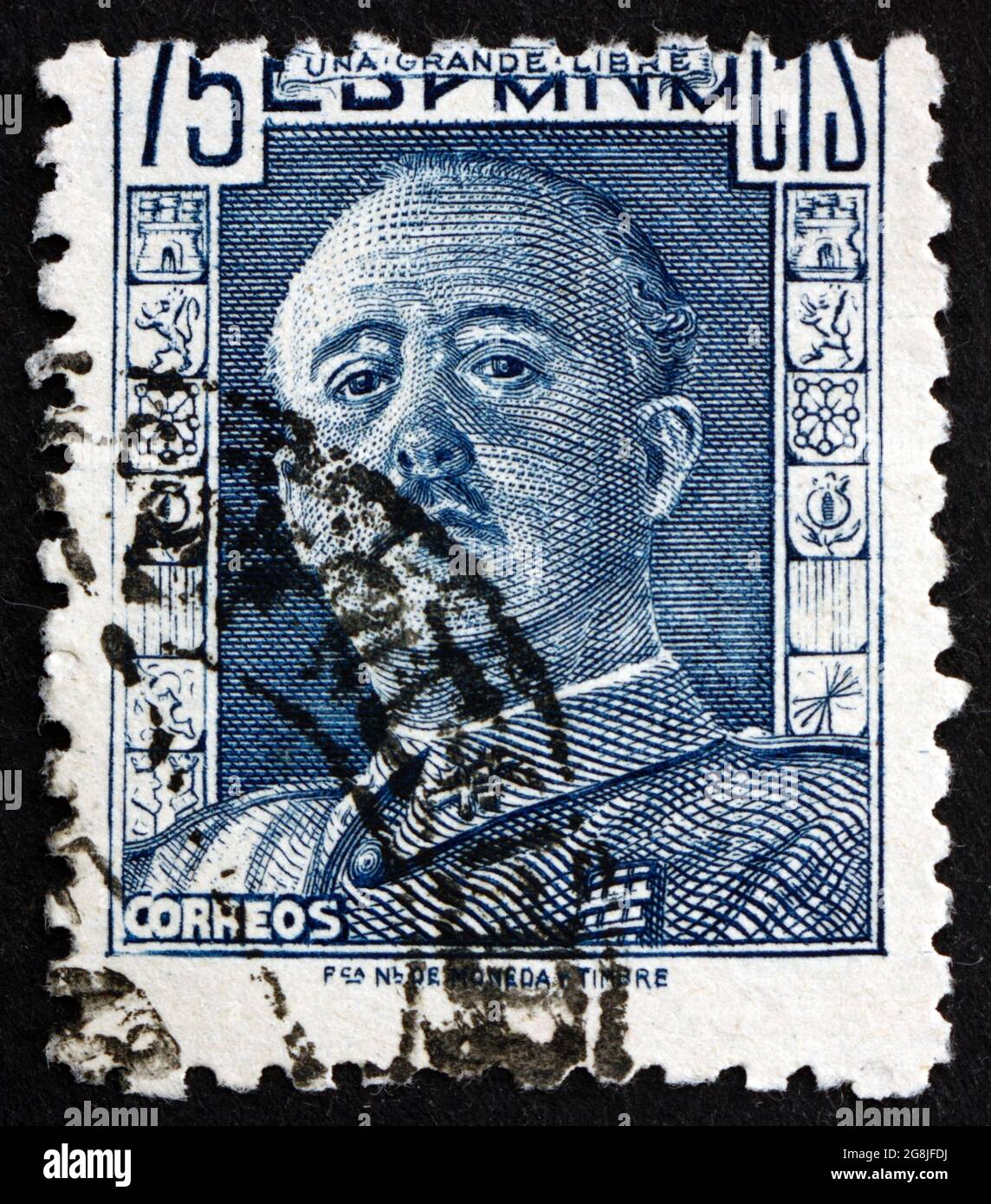 ESPAGNE - VERS 1946 : un timbre imprimé en Espagne montre le général Franco, caudillo d'Espagne, chef de l'État, vers 1946 Banque D'Images