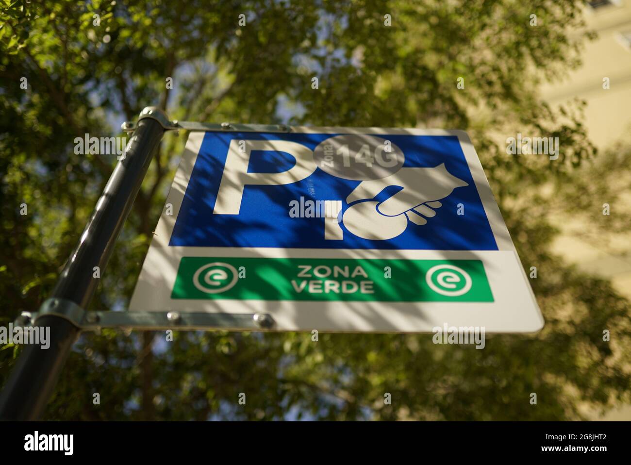 Affiche parking payant dans une « zone verte » Banque D'Images