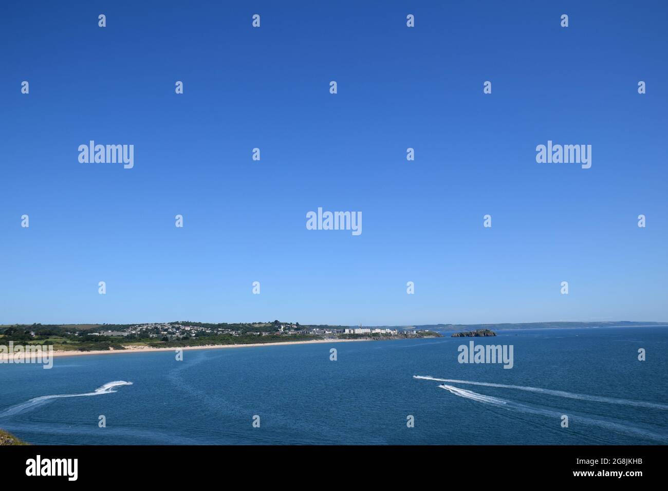 Jet skis, Tenby, Pembrokeshire South Wales juillet 2021 Banque D'Images