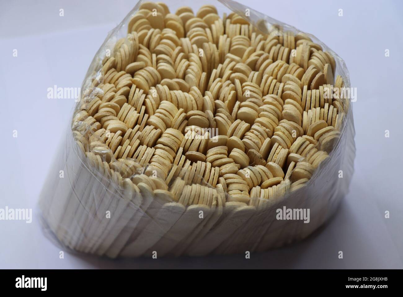 Pack De Bâtonnets De Popsicle Également Connu Par Les Noms Crème Glacée Ou  Bâtons De Lollipop Utilisation Pour Faire La Maison De Popsicle Et Les  Objets Artisanaux Miniatures Photo Stock - Alamy