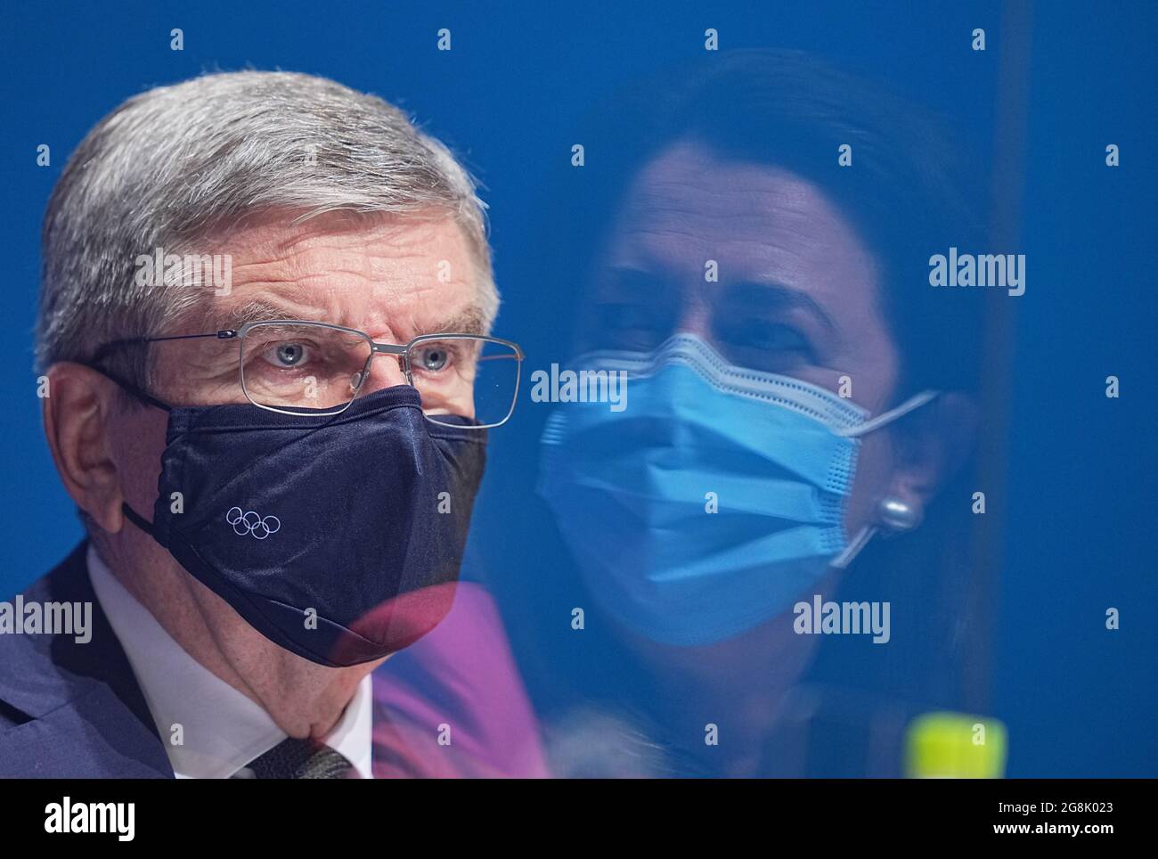 Tokyo, Japon. 21 juillet 2021. Thomas Bach, président du CIO, et Annastacia Palaszczuk, chef du gouvernement du Queensland en Australie, parlent lors d'une conférence de presse au Centre de presse principal (MPC) . Le CIO décerne les Jeux Olympiques de 2032 à Brisbane . Credit: Michael Kappeller/dpa/Alay Live News Banque D'Images