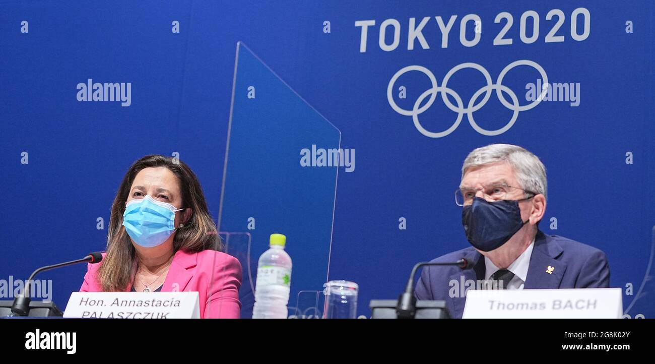 Tokyo, Japon. 21 juillet 2021. Thomas Bach, président du CIO, et Annastacia Palaszczuk, chef du gouvernement du Queensland en Australie, parlent lors d'une conférence de presse au Centre de presse principal (MPC) . Le CIO décerne les Jeux olympiques de 2032 à Brisbane . Les Jeux Olympiques de Tokyo 2020 auront lieu du 23 juillet 2021 au 8 août 2021 . Credit: Michael Kappeller/dpa/Alay Live News Banque D'Images
