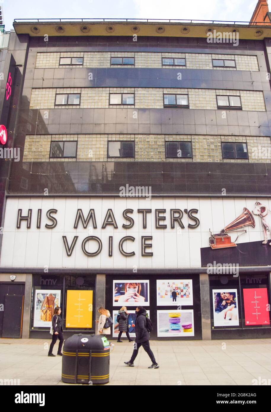 Vue extérieure du magasin phare de HMV sur Oxford Street, qui a fermé définitivement en 2019. Cette année, le détaillant de musique, de films et de jeux célèbre le 100e anniversaire de l'ouverture de son premier magasin. Banque D'Images