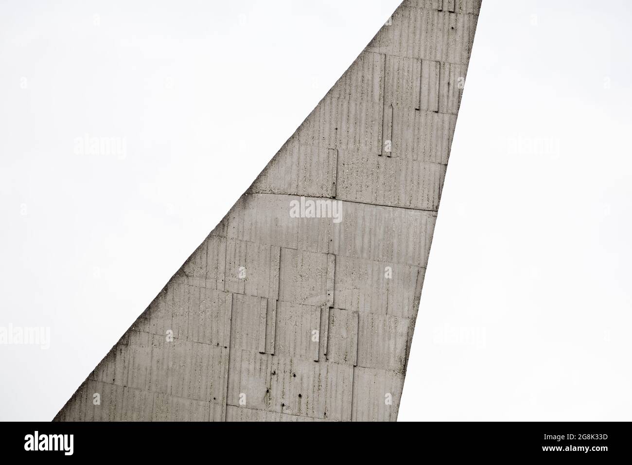 Surface en béton d'un monument minimaliste. Simplicité et puissance dans l'architecture. Banque D'Images