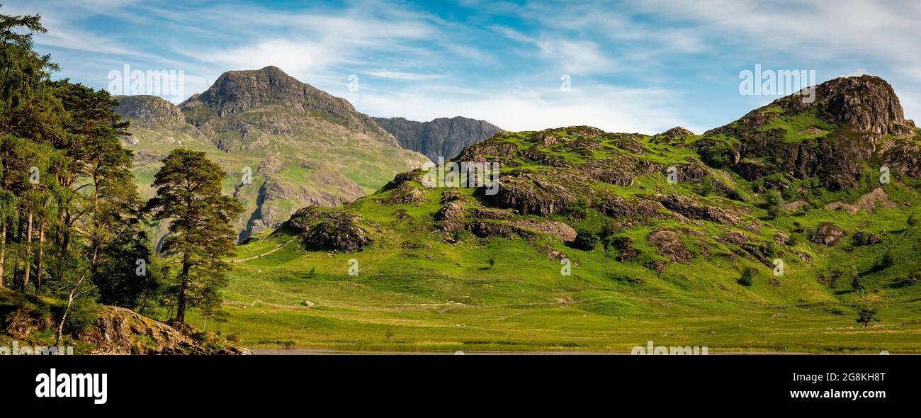 The Langdale Pikes and Side brochet, Lake District National Park, Cumbria, Angleterre, royaume-uni Banque D'Images