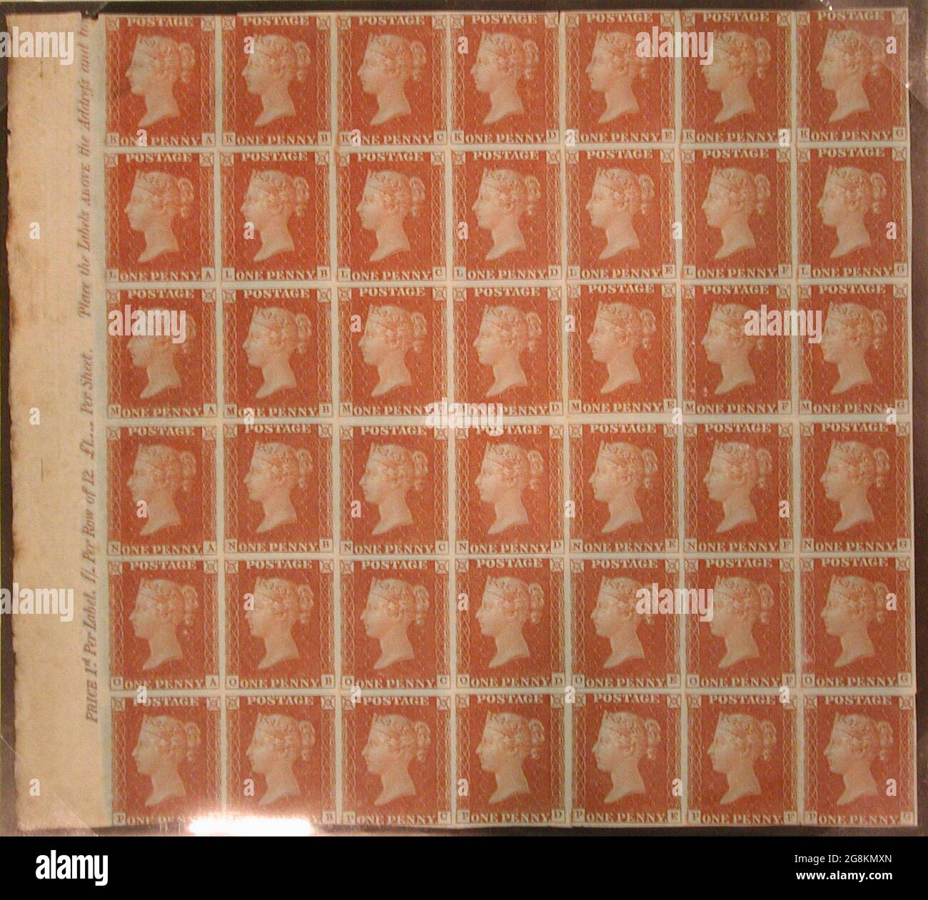 Bloc inutilisé de quarante-deux timbres-poste 'Penny Red-Brown' de la reine Victoria émis le 10 février 1841 après un dessin de William Wyon British Banque D'Images