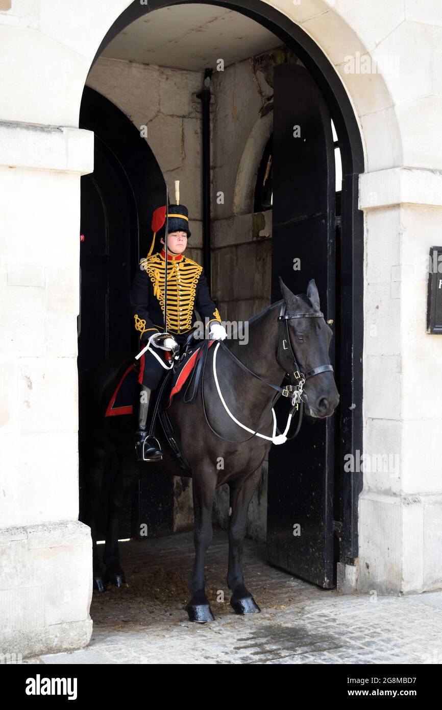 Londres, Royaume-Uni. 21 juillet 2021. Gardes montés à Hores Guard Parade à Whitehall. Journée ensoleillée dans le West End de Londres comme la vague de chaleur continue. Credit: JOHNNY ARMSTEAD/Alamy Live News Banque D'Images