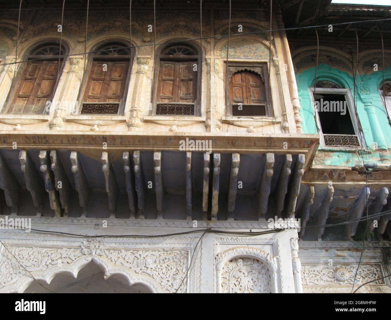 Très vieille maison dans une petite ville indienne. Ancienne maison. Banque D'Images