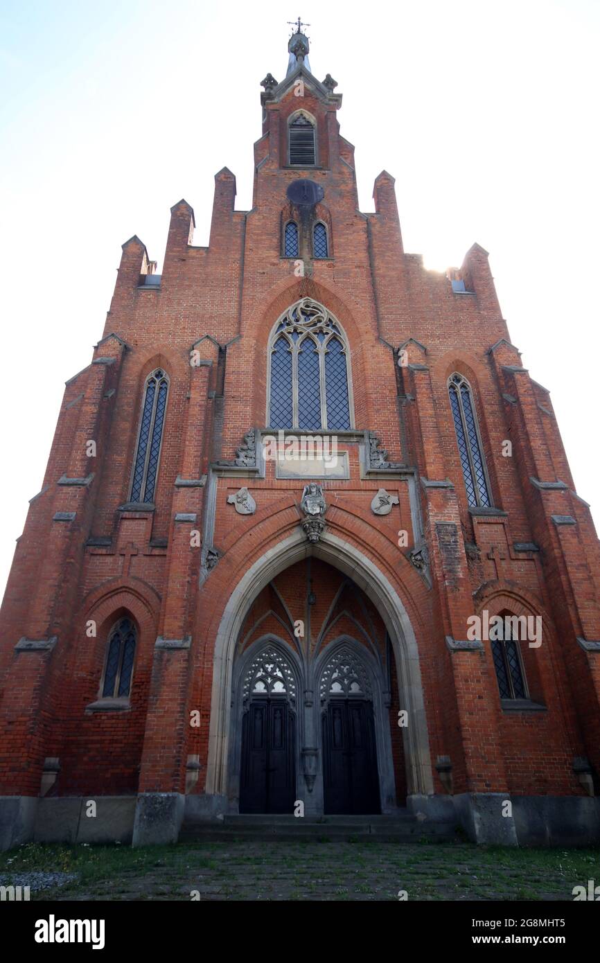 Église catholique de Sainte-Anna dans le village d'Ozeriany, région de Ternopil / Ukraine Banque D'Images