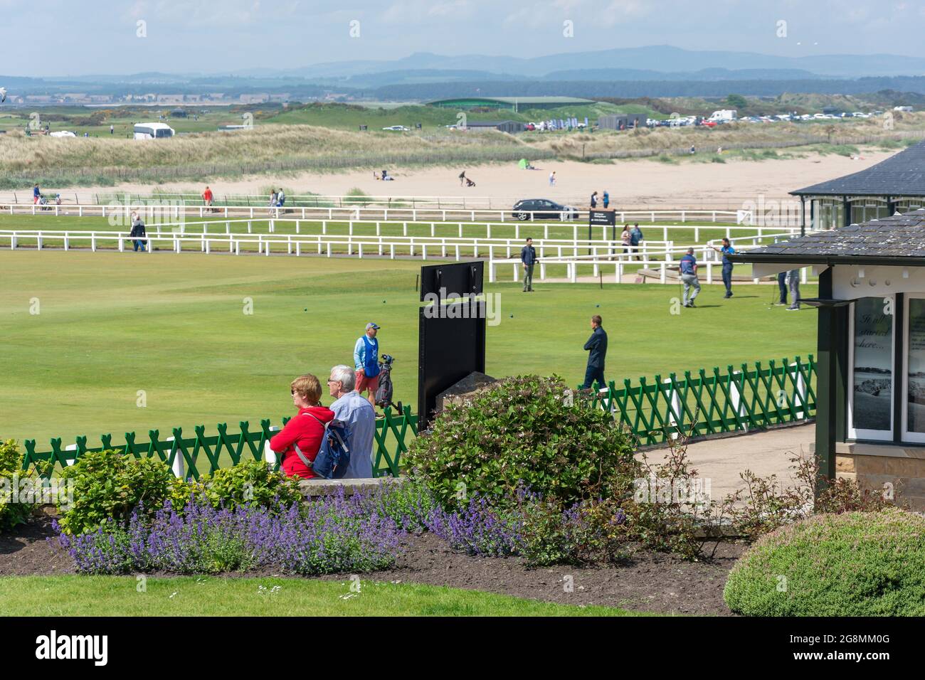 Plage et green, The Old course, The Royal and Ancient Golf Club of St Andrews, St Andrews, Fife, Écosse, Royaume-Uni Banque D'Images