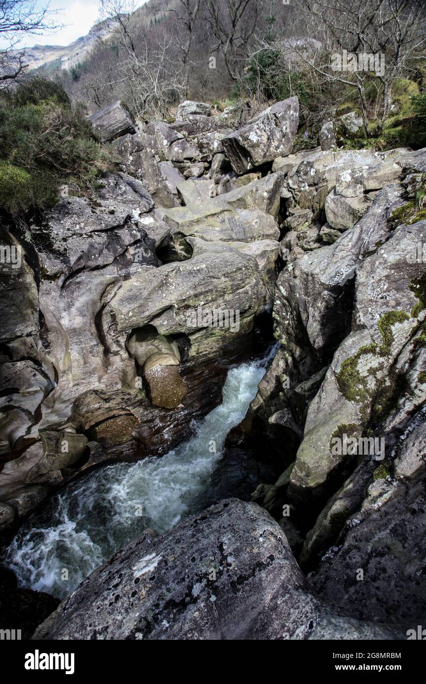 Glen Massan est un exemple d'une vallée suspendue glaciée dans la péninsule de Cowal, à Argyll, en Écosse. Banque D'Images