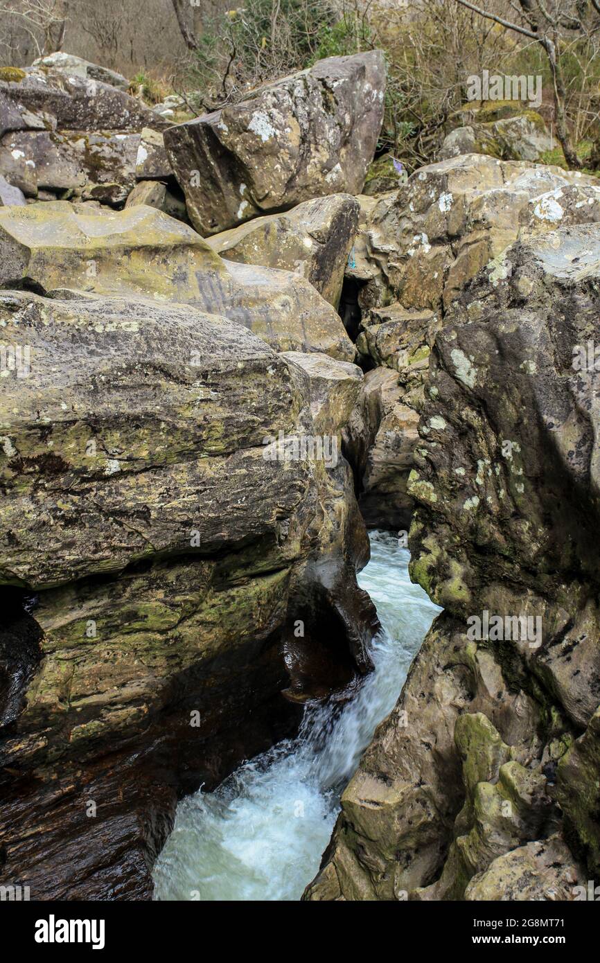 Glen Massan est un exemple d'une vallée suspendue glaciée dans la péninsule de Cowal, à Argyll, en Écosse. Banque D'Images