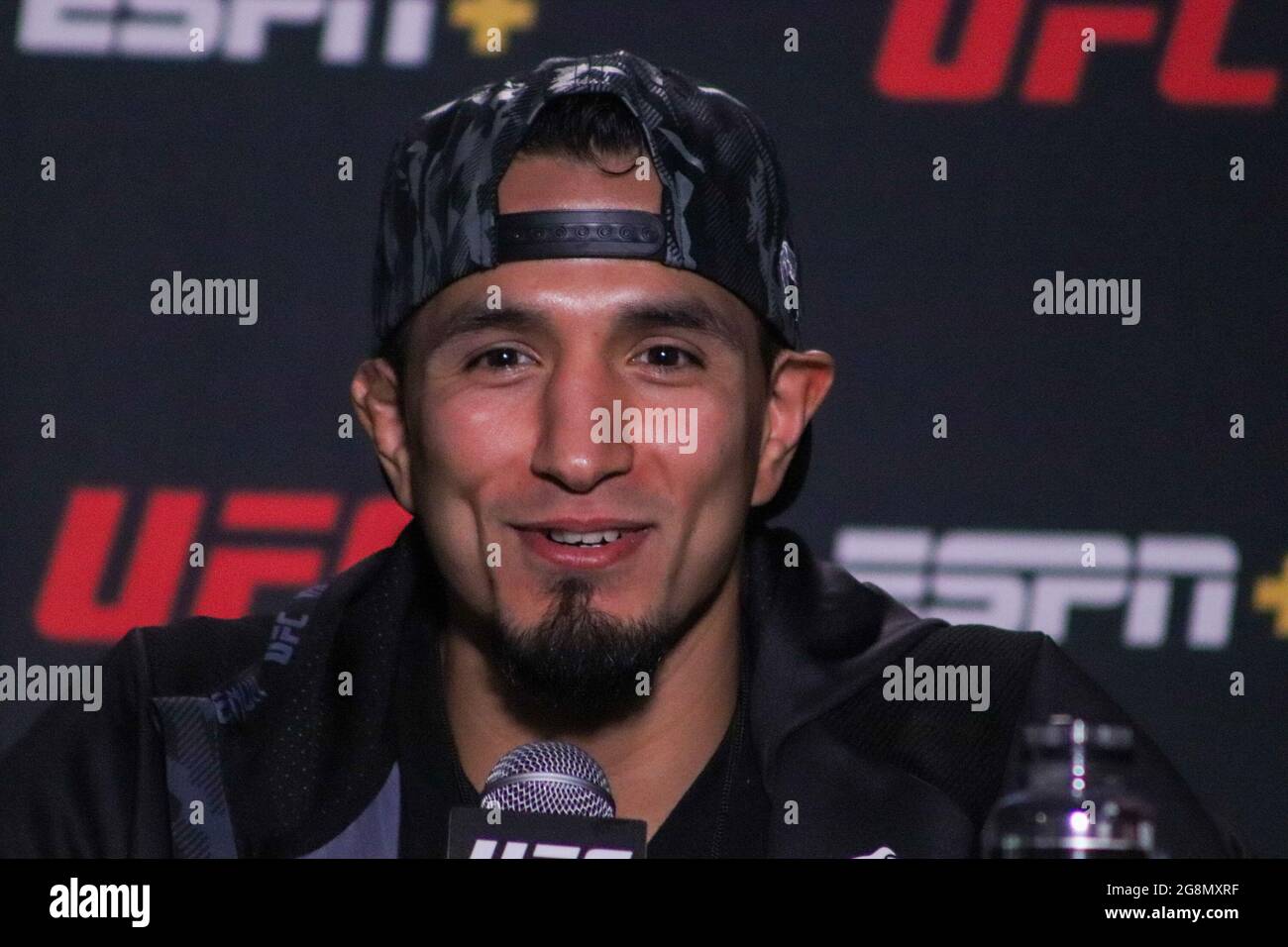 Las Vegas, Nevada, États-Unis. 21 juillet 2021. LAS VEGAS, NV - 21 JUILLET : Adrian Yanez interagit avec les médias lors de l'UFC Vegas 32 : Journée des médias à l'UFC Apex le 21 juillet 2021 à Las Vegas, Nevada, États-Unis. (Photo de Diego Ribas/PxImages) Credit: PX Images/Alamy Live News Banque D'Images