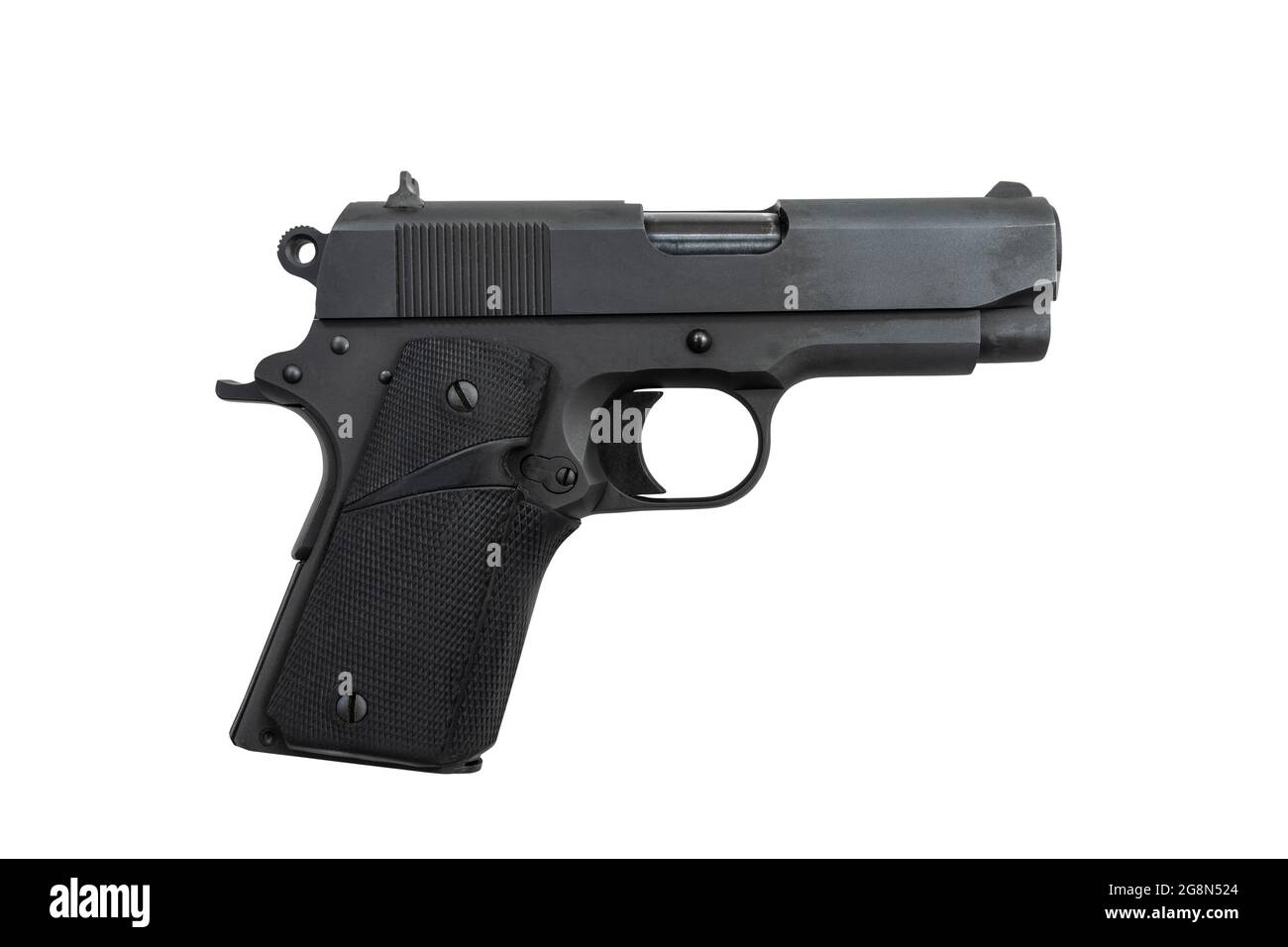 Pistolet à main semi-automatique de calibre 45 noir isolé sur blanc. Banque D'Images