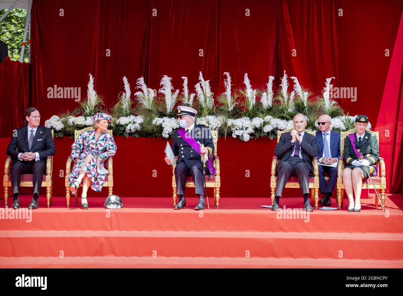 La princesse Delphine de Saxe-Cobourg et son mari Jim O'Hare assistent au défilé militaire lors de la Journée nationale le 21 juillet 2021 à Bruxelles, Belgique.Robin utrecht photo par Robin Utrecht/ABACAPRESS.COM Banque D'Images