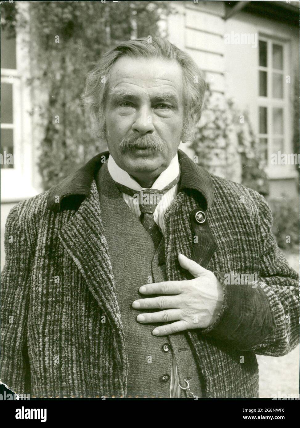 Arno Assmann als der märkische Adlige Dubslav von Stechlin, Major außer Diensten und Witwer, der auf seinem bescheiden Schloss an der Seenkette im Norden der schaft Ruppin Graflebt. Banque D'Images