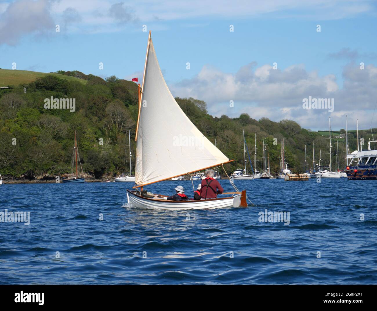 Voile sur la rivière Fowey, Cornwall. Banque D'Images