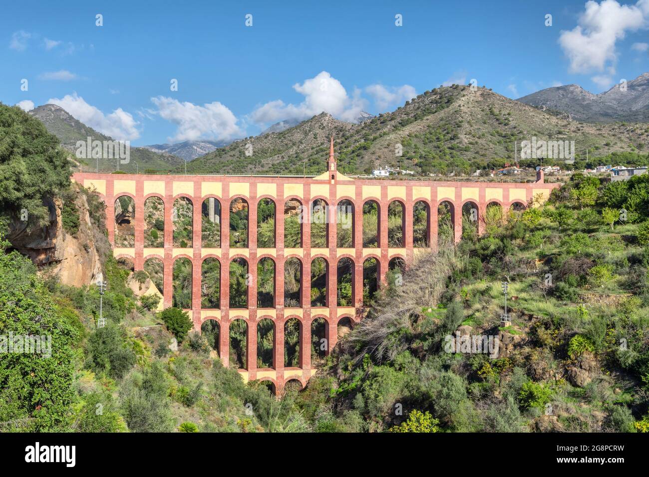Acueducto del Aguila (Aqueduct d'aigle) situé près de Nerja, Andalousie, Espagne Banque D'Images
