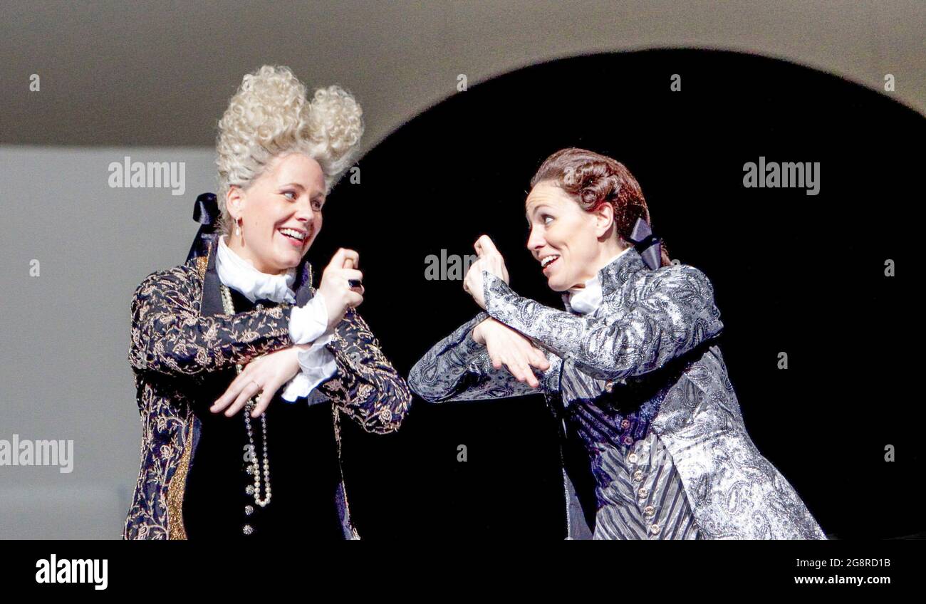 l-r: Christianne Stotijn (Tamerlano), Sara Mingrado (Andronico) dans TAMERLANO par Handel à l'Opéra Royal, Covent Garden, Londres WC2 05/03/2010 texte: Nicola Francesco Haym chef d'orchestre: Ivor Bolton design: Richard Hudson éclairage: Matthew Richardson directeur: Graham Vick Banque D'Images l-r: Christianne Stotijn (Tamerlano), Sara Mingrado (Andronico) dans TAMERLANO par Handel à l'Opéra Royal, Covent Garden, Londres WC2 05/03/2010 texte: Nicola Francesco Haym chef d'orchestre: Ivor Bolton design: Richard Hudson éclairage: Matthew Richardson directeur: Graham Vick Banque D'Images
