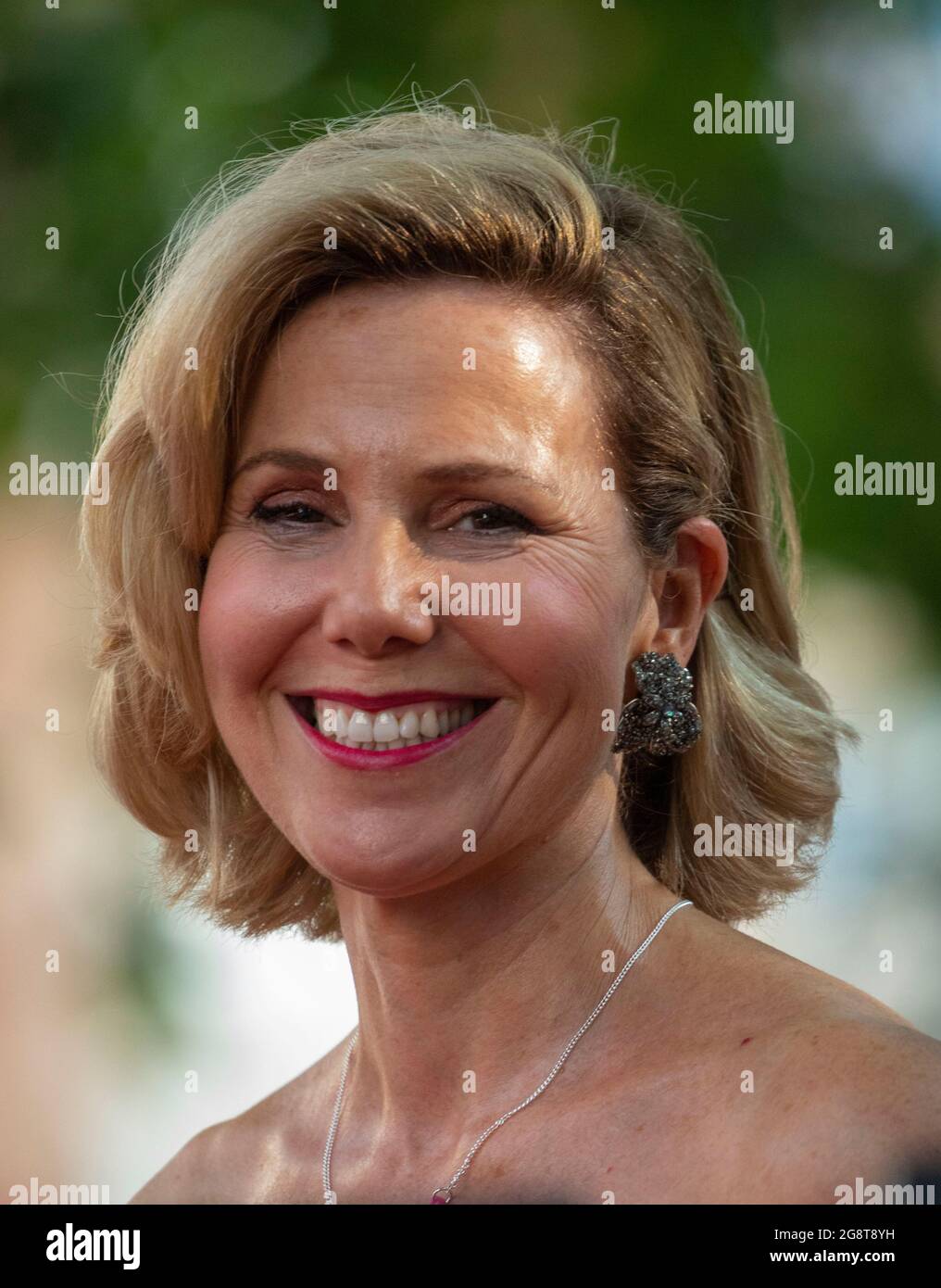 pic shows: Off the rails film Premiere Leicester Square Bill KenrightÕs film SAW stars Sally Phillips arrive pour Kelly Preston - `John TravoltaÕs W Banque D'Images