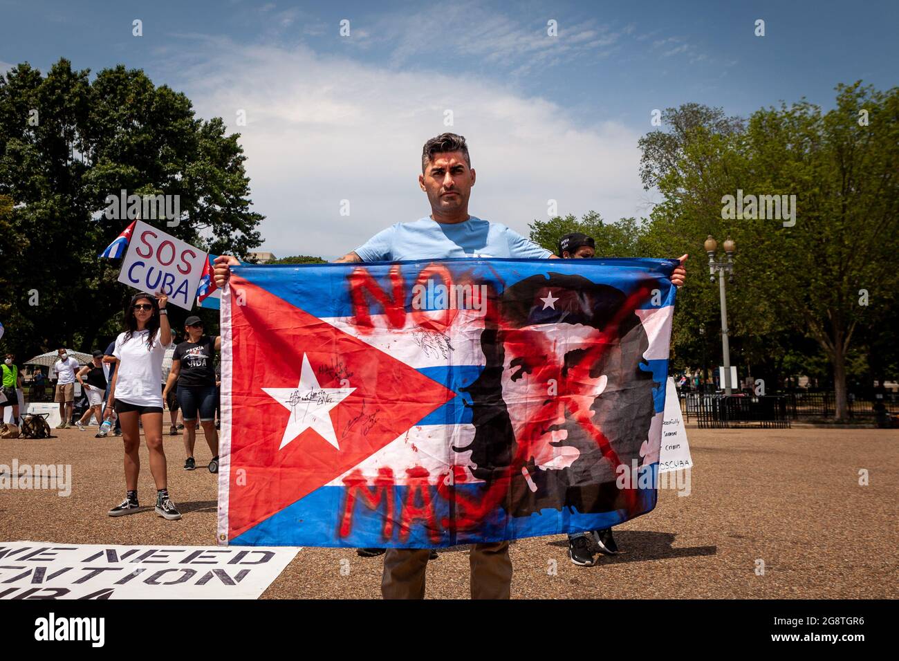 Washington, DC, Etats-Unis, 22 juillet 2021. En photo : un homme dit « No mas » à Che Guevara et à la Révolution cubaine lors d'une protestation contre Miguel Diaz et le régime cubain devant la Maison Blanche. Crédit : Allison Bailey / Alamy Live News Banque D'Images
