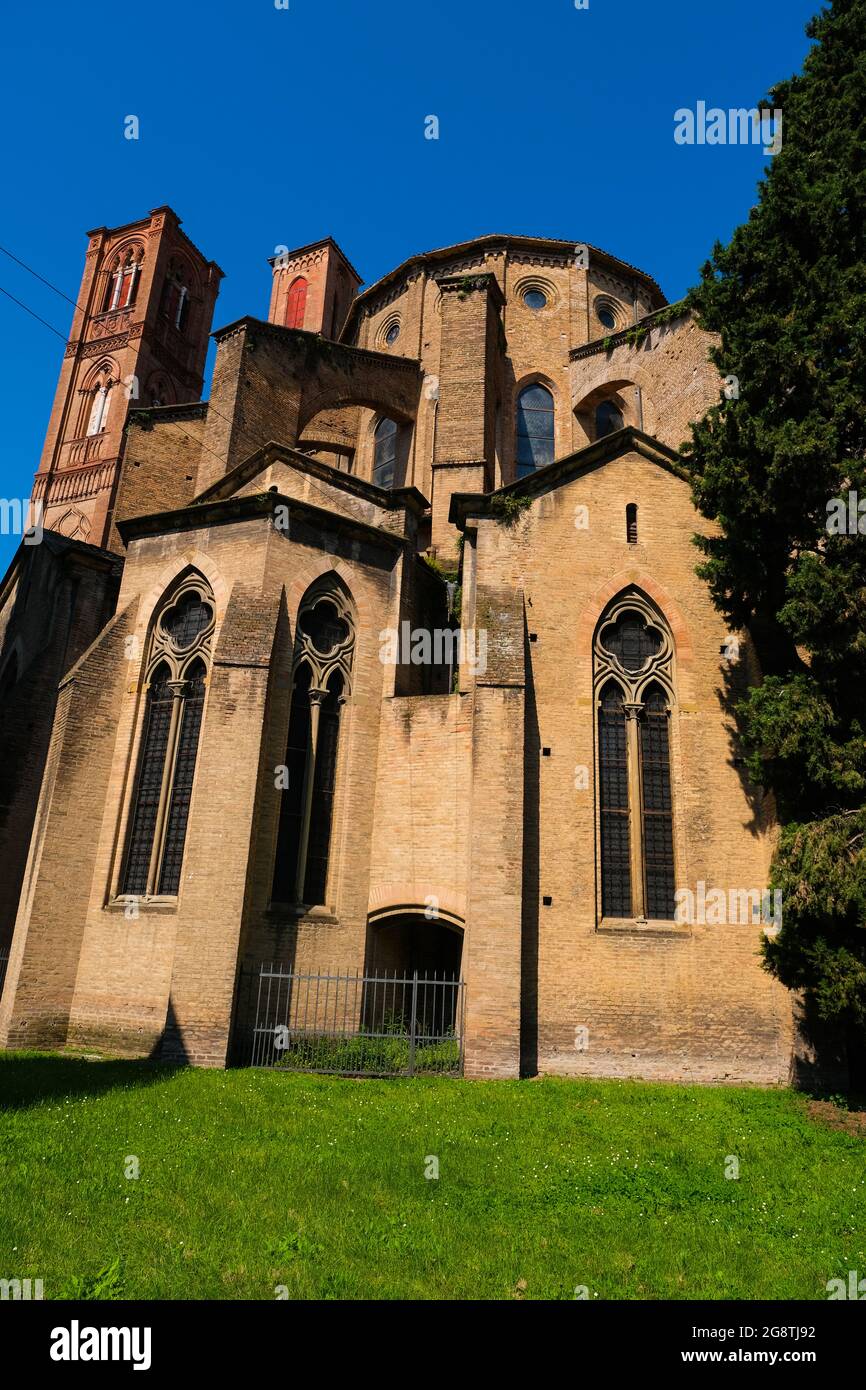 La façade de la basilique de San Francesco à Bologne Italie Banque D'Images
