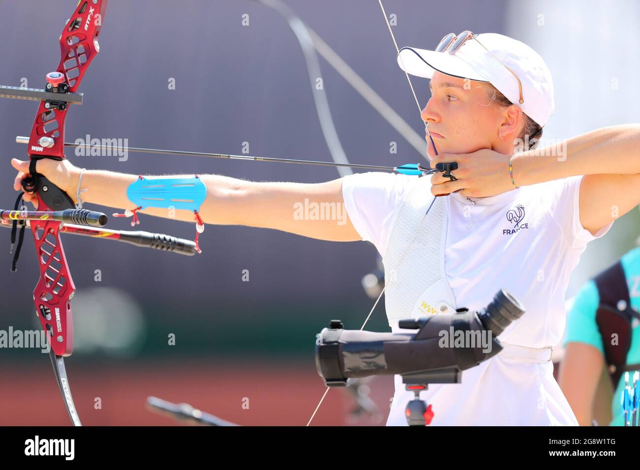 Tokyo, Japon. 23 juillet 2021. Lisa Barbelin (FRA) tir à l'arc : le tour de classement individuel des femmes lors des Jeux Olympiques de Tokyo 2020 au champ de tir à l'arc du parc Yumenoshima à Tokyo, Japon . Crédit: Naoki Nishimura/AFLO SPORT/Alay Live News Banque D'Images