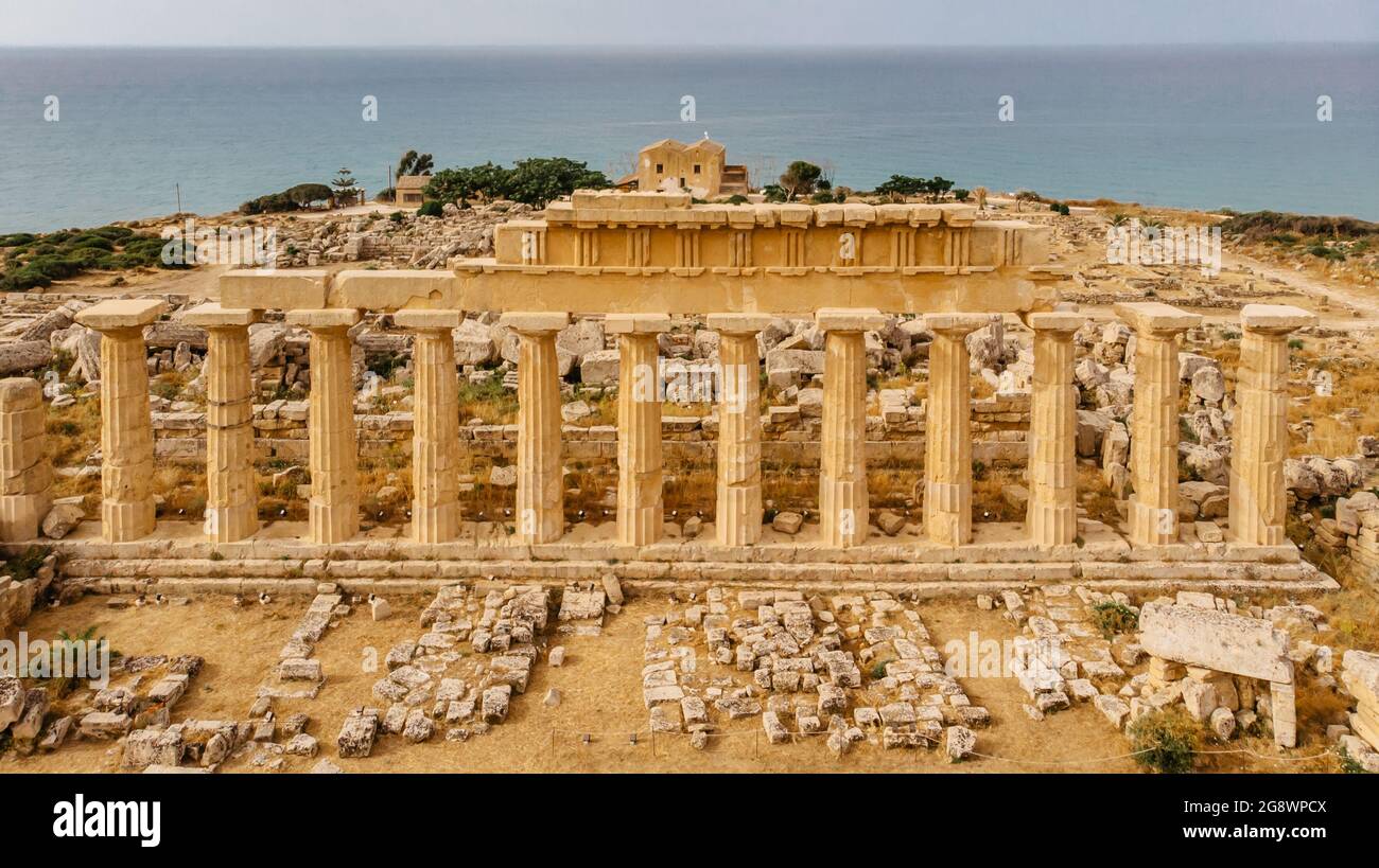 Acropole de Selinunte,Sicile,Italie.vue aérienne des ruines de bâtiments résidentiels et commerciaux avec colonnes dans la ville grecque ancienne de Selinus Banque D'Images