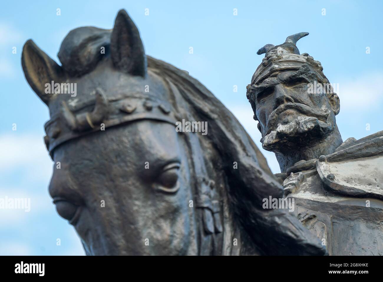 13 juin 2021, Albanie, Tirana : le monument Skanderbeg sur la place Skanderbeg à Tirana. Photo: Peter Endig/dpa-Zentralbild/ZB Banque D'Images