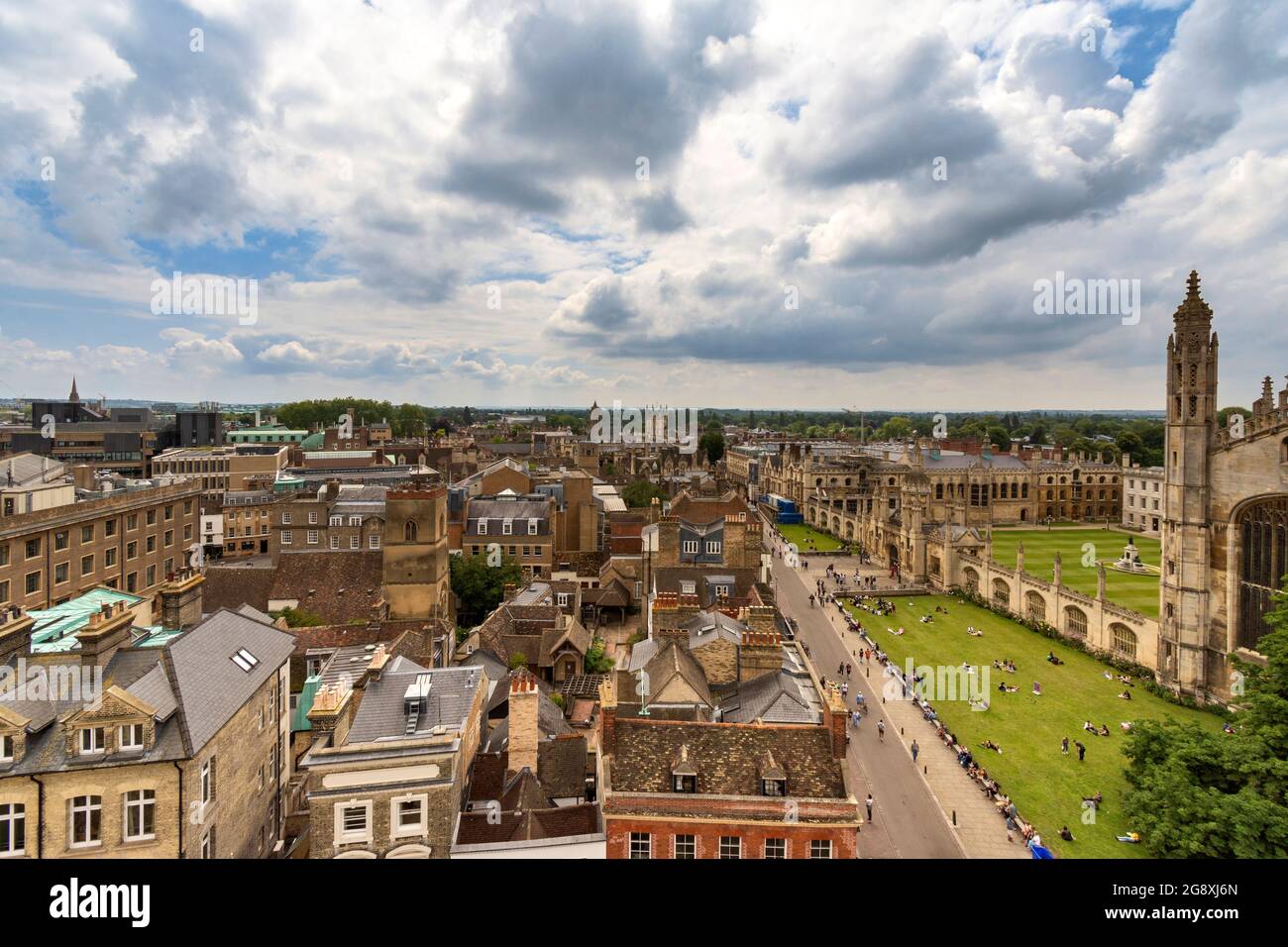 LA PARADE DU ROI D'ANGLETERRE DE CAMBRIDGE ET LES BÂTIMENTS DU KING'S COLLEGE EN ÉTÉ Banque D'Images
