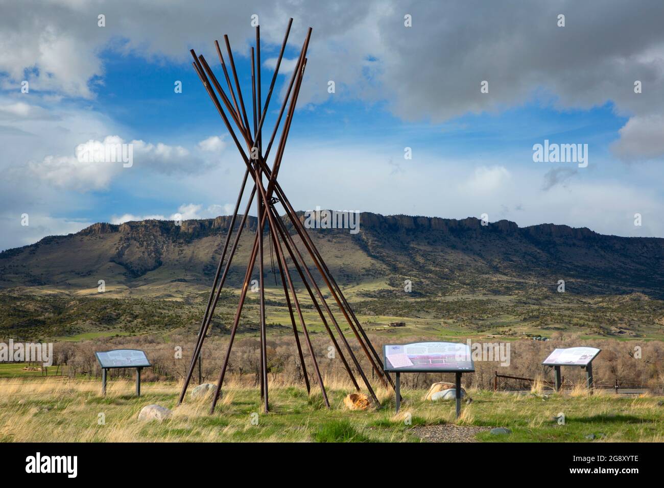 Sculpture de tipi, site d'interprétation de fort Parker, Comté de Park, Montana Banque D'Images