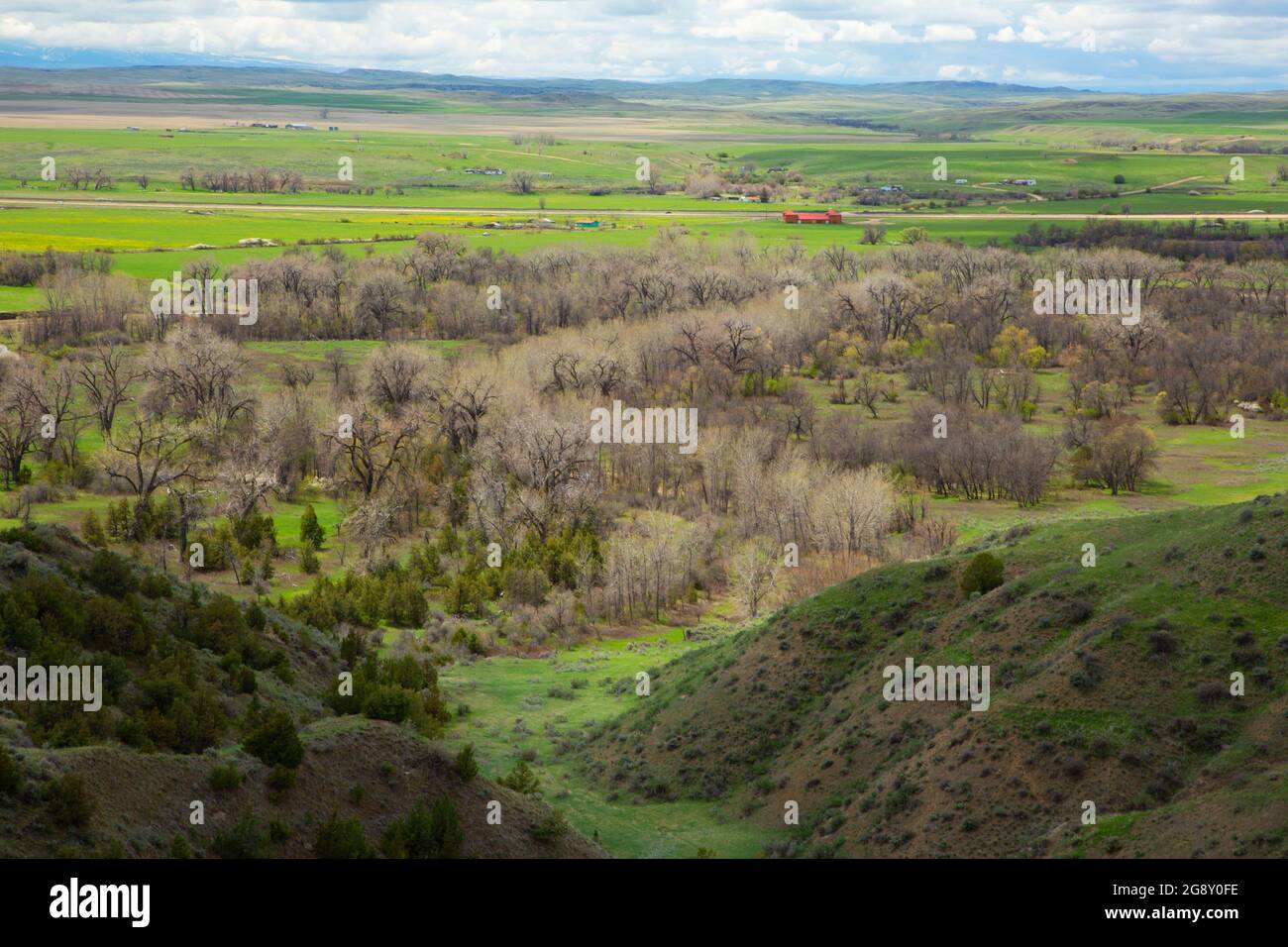 Vue sur la vallée de la rivière Little Bighorn, monument national du champ de bataille de Little Bighorn, Montana Banque D'Images