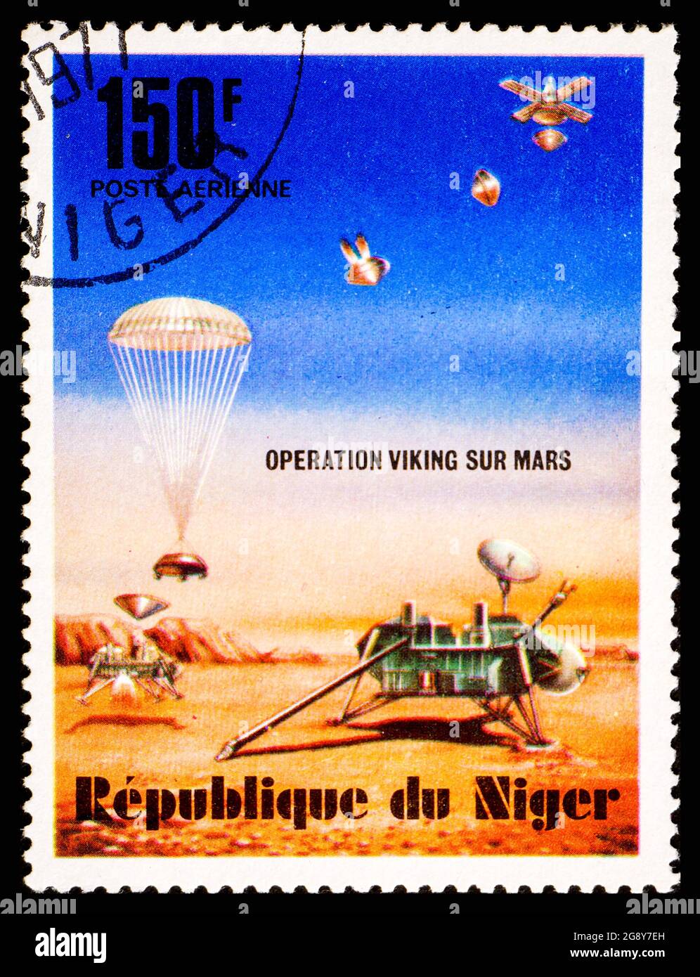 RÉPUBLIQUE DU NIGER - VERS 1977 : timbre-poste du Niger montrant le Viking lander Banque D'Images