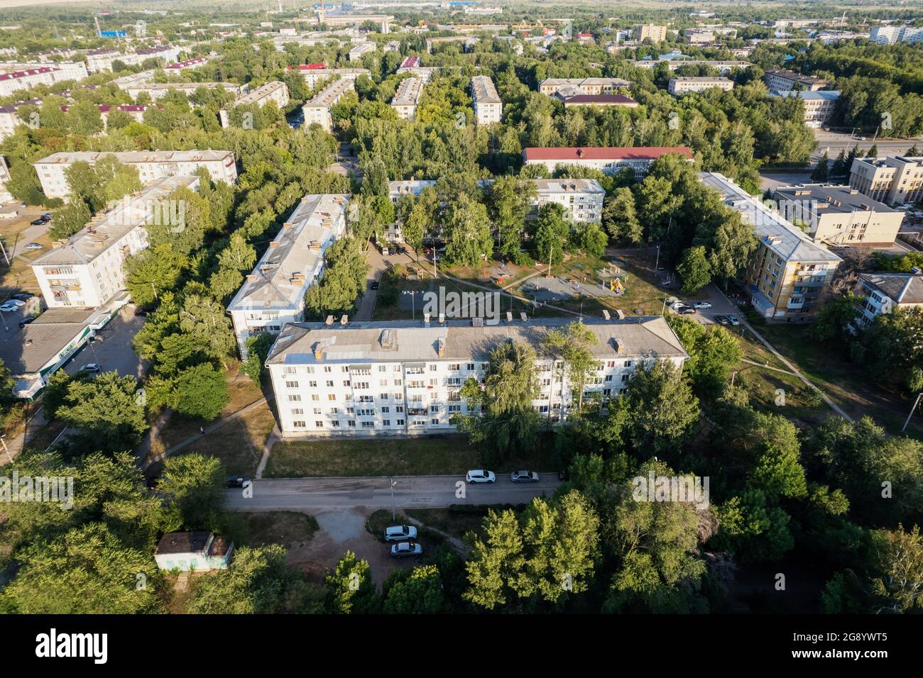Vieille ville soviétique quartier URSS architecture. Bâtiments résidentiels en panneaux d'appartements vue aérienne de l'époque soviétique Banque D'Images