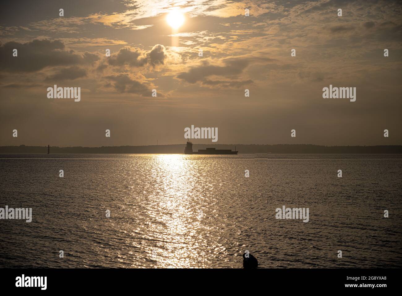 Un magnifique coucher de soleil sur la mer Baltique. Photo de l'île suédoise d'Oland Banque D'Images