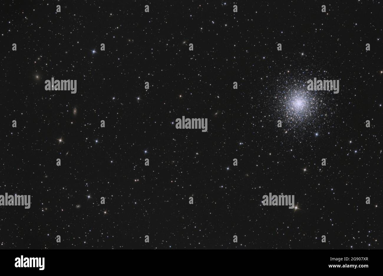 Astrophotographie du groupe globulaire Messier 92 avec galaxies Banque D'Images