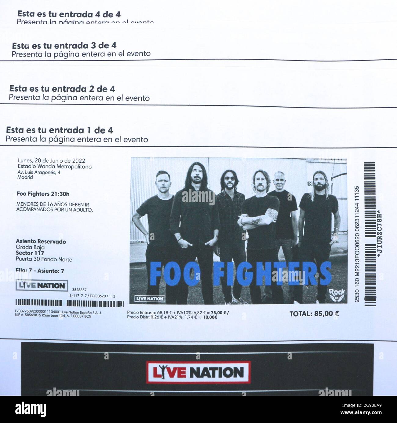 Quatre billets de concert téléchargés sur papier pour le groupe de rock américain les Foo Fighters ont annulé le concert Wanda Metropolitan Stadium Madrid Espagne le 2022 juin Banque D'Images